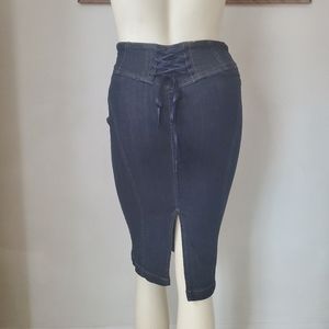 High waisted denim Bebe skirt sz 28